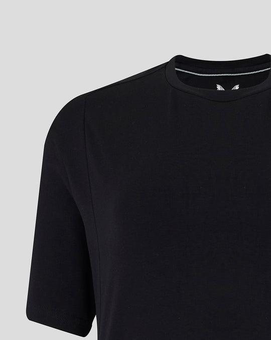Close-up of neckline and shoulder of black Bath Rugby Travel Short Sleeve Tee