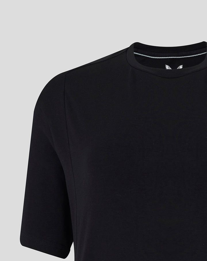 Close-up of neckline and shoulder of black Bath Rugby Travel Short Sleeve Tee
